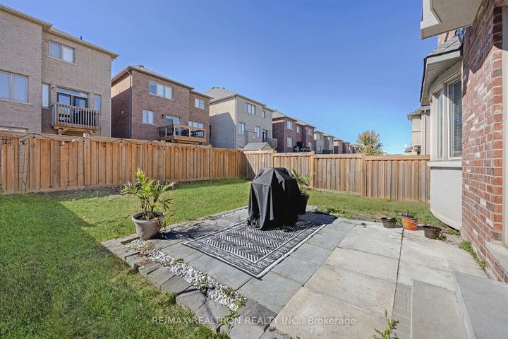 Photo 42 at 532 Mcgregor Farm Trail, Glenway Estates, Newmarket