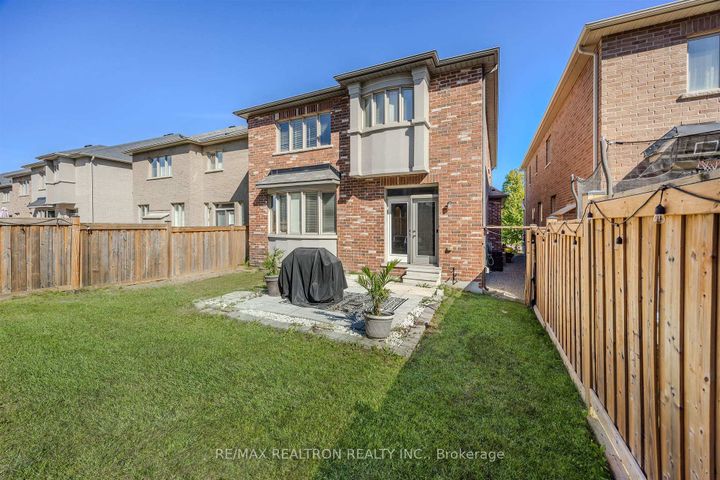 Photo 43 at 532 Mcgregor Farm Trail, Glenway Estates, Newmarket