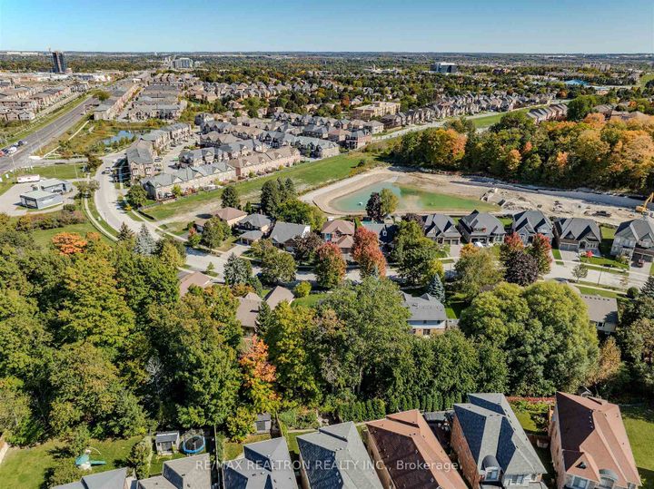 Photo 49 at 532 Mcgregor Farm Trail, Glenway Estates, Newmarket