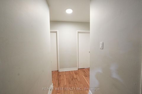 Photo 8 at 812 Kennedy Road, Ionview, Toronto