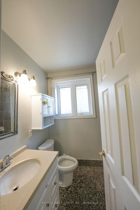 Photo 12 at 812 Kennedy Road, Ionview, Toronto