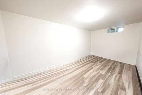 Photo 17 at 812 Kennedy Road, Ionview, Toronto