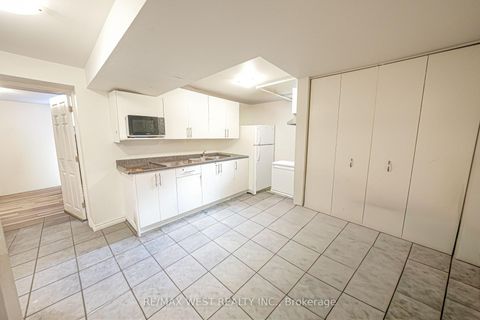 Photo 19 at 812 Kennedy Road, Ionview, Toronto