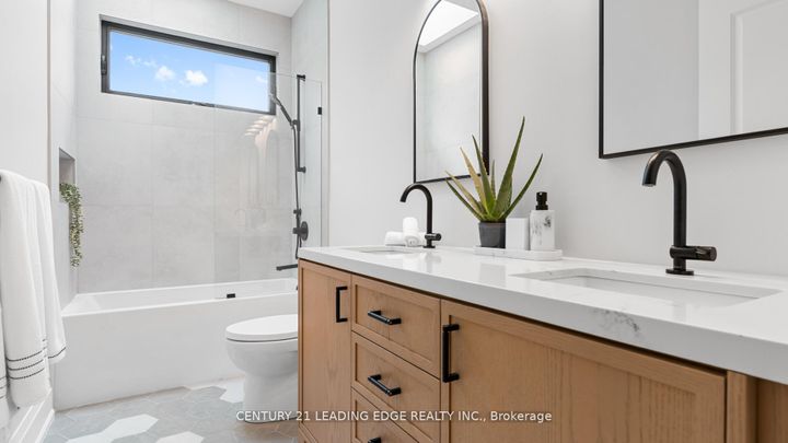 Photo 32 at 197 Glen Oak Drive, WO West, Oakville