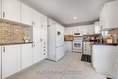 Photo 11 at 10 Snowden Avenue, Shore, Barrie