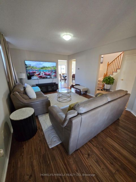 Photo 6 at 29 Nicholson Drive, Ardagh, Barrie