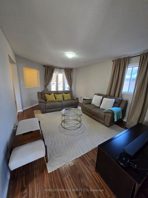 Photo 7 at 29 Nicholson Drive, Ardagh, Barrie