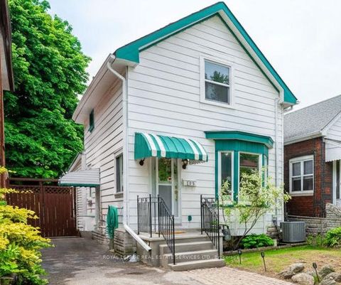 Photo 1 at 135 Bernice Crescent, Smythe, Toronto