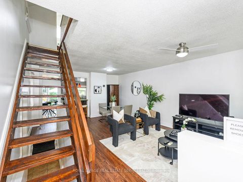 Photo 6 at 135 Bernice Crescent, Smythe, Toronto