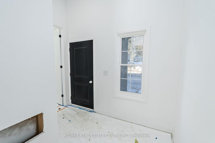 Photo 5 at 19 James Street, Georgetown, Halton Hills