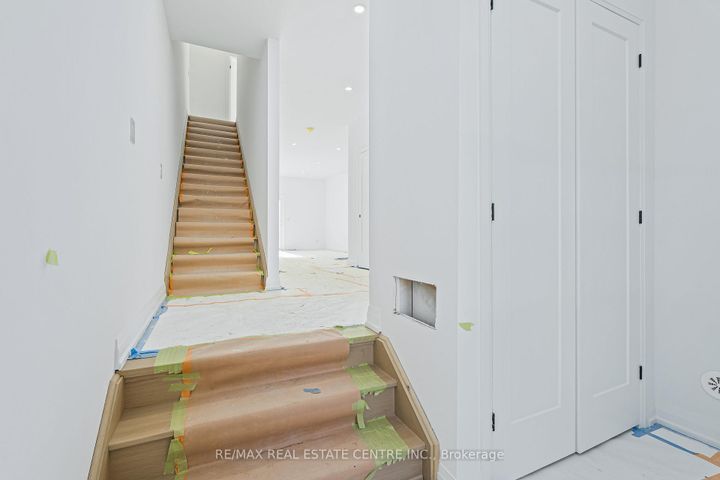 Photo 6 at 19 James Street, Georgetown, Halton Hills