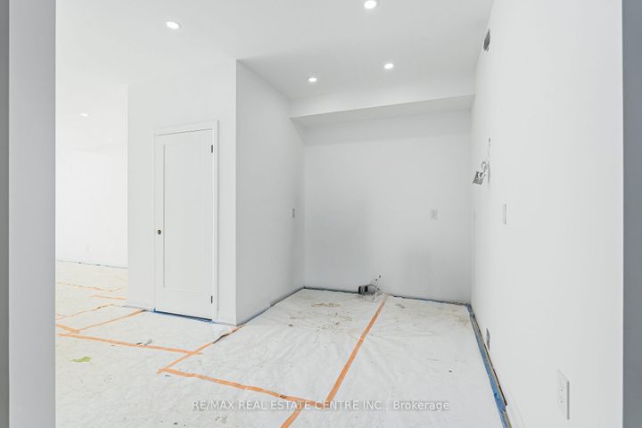 Photo 8 at 19 James Street, Georgetown, Halton Hills