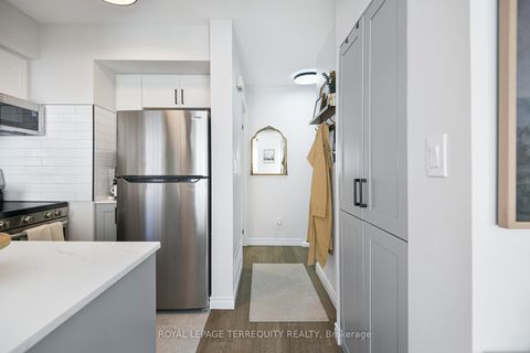 Photo 3 at 759 - 5 Everson Drive, Willowdale East, Toronto