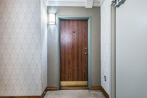 Photo 3 at 1907 - 812 Burnhamthorpe Road, Markland Wood, Toronto