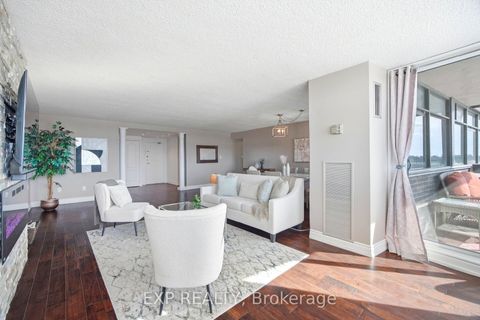 Photo 4 at 607 - 3131 Bridletowne Circle, L'Amoreaux, Toronto