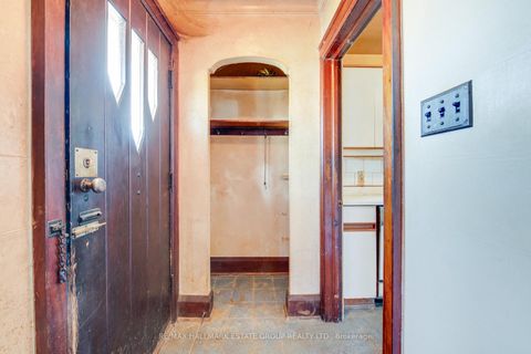 Photo 1 at 85 Kings Park Boulevard, East York, Toronto