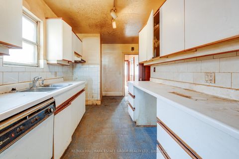 Photo 10 at 85 Kings Park Boulevard, East York, Toronto