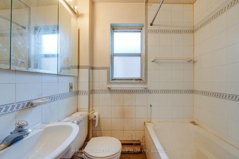 Photo 14 at 85 Kings Park Boulevard, East York, Toronto