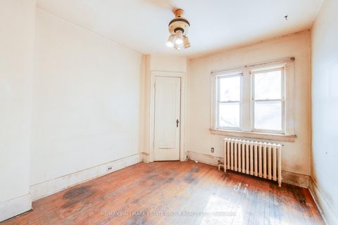 Photo 16 at 85 Kings Park Boulevard, East York, Toronto