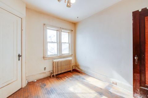 Photo 19 at 85 Kings Park Boulevard, East York, Toronto