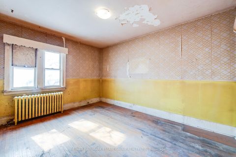 Photo 20 at 85 Kings Park Boulevard, East York, Toronto