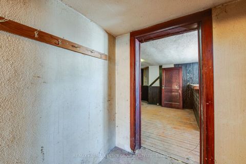 Photo 25 at 85 Kings Park Boulevard, East York, Toronto