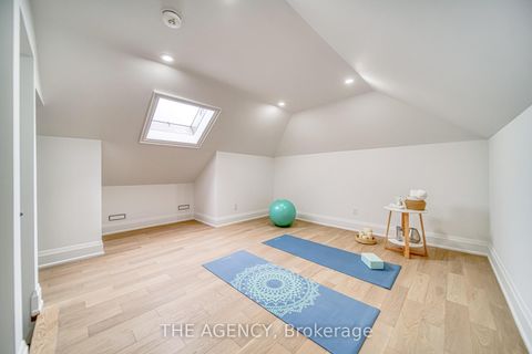 Photo 27 at 16 Duncannon Drive, Forest Hill South, Toronto