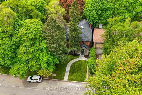 Photo 36 at 16 Duncannon Drive, Forest Hill South, Toronto
