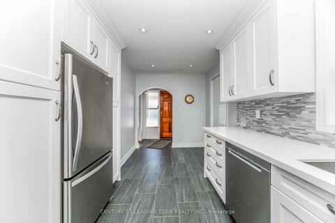 Photo 6 at 206 Cass Avenue, Sullivan, Toronto