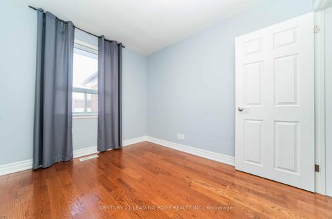 Photo 10 at 206 Cass Avenue, Sullivan, Toronto