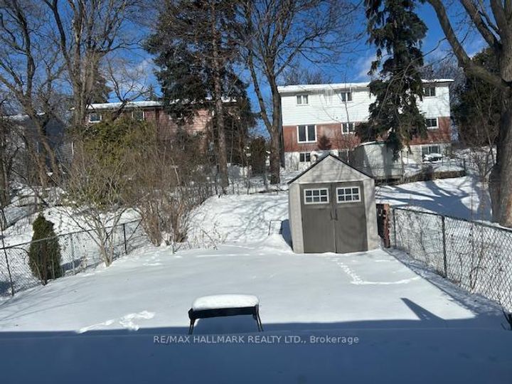 Photo 8 at 20 Yucatan Road, Pleasant View, Toronto