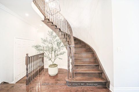 Photo 5 at 204 Ivy Jay Crescent, Bayview Northeast, Aurora