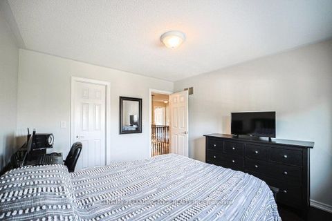 Photo 25 at 204 Ivy Jay Crescent, Bayview Northeast, Aurora