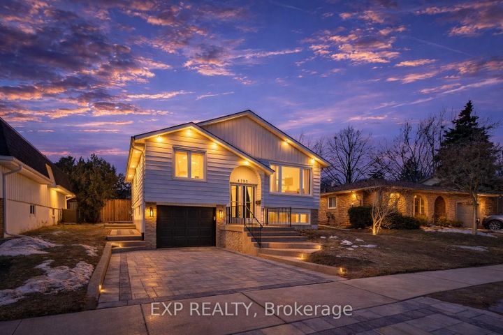 Photo 1 at 4185 Sutherland Crescent, Shoreacres, Burlington