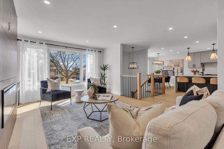 Photo 4 at 4185 Sutherland Crescent, Shoreacres, Burlington