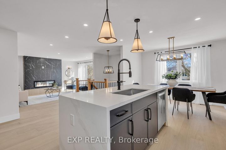 Photo 7 at 4185 Sutherland Crescent, Shoreacres, Burlington