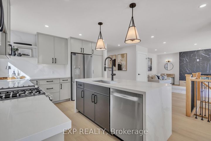 Photo 9 at 4185 Sutherland Crescent, Shoreacres, Burlington