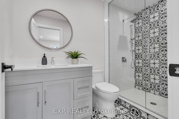 Photo 16 at 4185 Sutherland Crescent, Shoreacres, Burlington