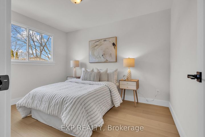 Photo 18 at 4185 Sutherland Crescent, Shoreacres, Burlington