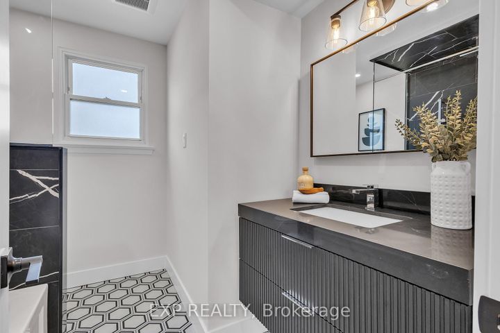 Photo 19 at 4185 Sutherland Crescent, Shoreacres, Burlington