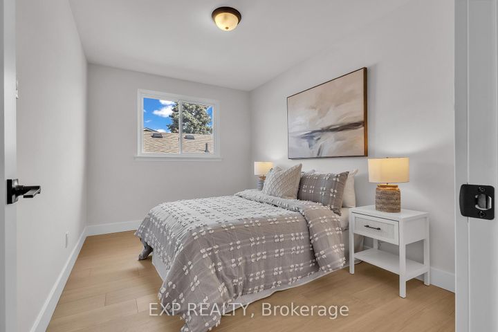 Photo 21 at 4185 Sutherland Crescent, Shoreacres, Burlington