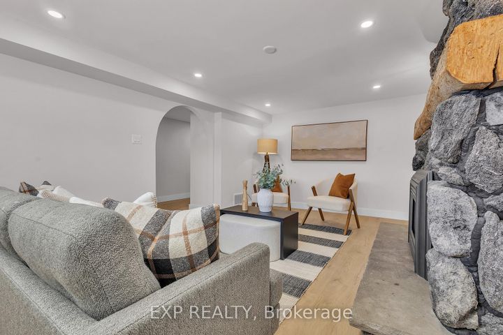 Photo 25 at 4185 Sutherland Crescent, Shoreacres, Burlington