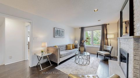 Photo 9 at 20 Edinburgh Drive, Doncrest, Richmond Hill