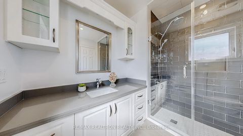 Photo 23 at 20 Edinburgh Drive, Doncrest, Richmond Hill