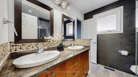 Photo 27 at 20 Edinburgh Drive, Doncrest, Richmond Hill