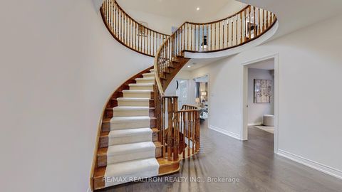 Photo 38 at 20 Edinburgh Drive, Doncrest, Richmond Hill