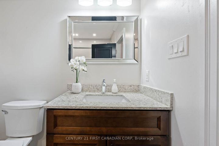 Photo 21 at 37 Mclaughlin Road N, Brampton West, Brampton