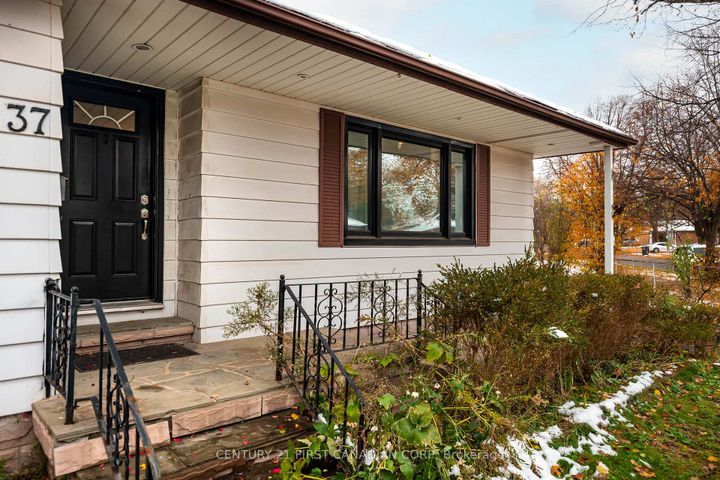 Photo 37 at 37 Mclaughlin Road N, Brampton West, Brampton