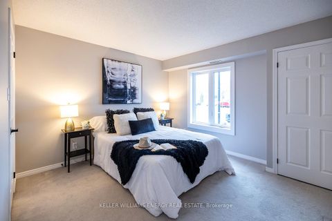 Photo 13 at 104 - 94 Aspen Springs Drive, Bowmanville, Clarington