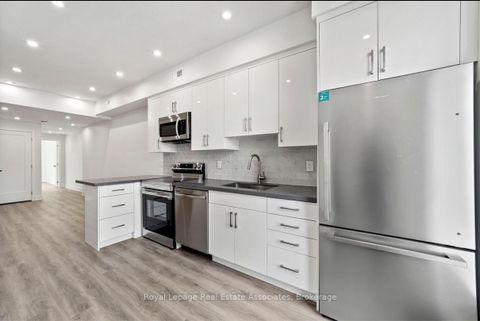 Photo 4 at 531 Delaware Avenue N, Wychwood, Toronto